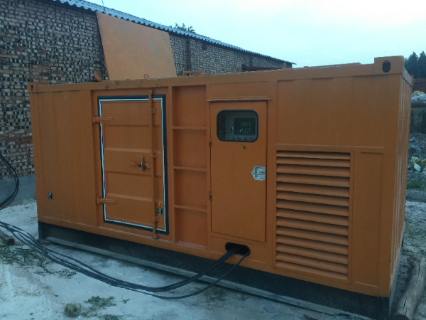 临汾发电机组长期使用中，电缆线的敷设路径有哪些要求？